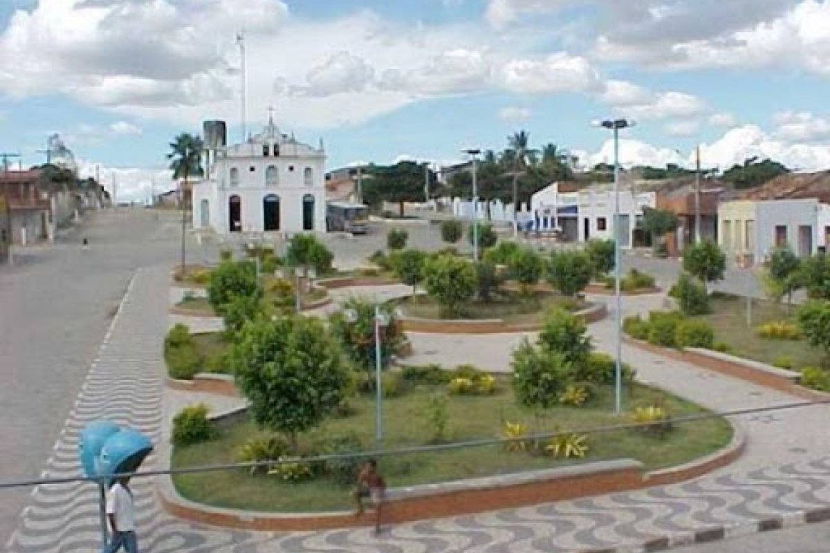 Biritinga Bahia fonte: www.faroldabahia.com.br Fonte: www.faroldabahia.com.br